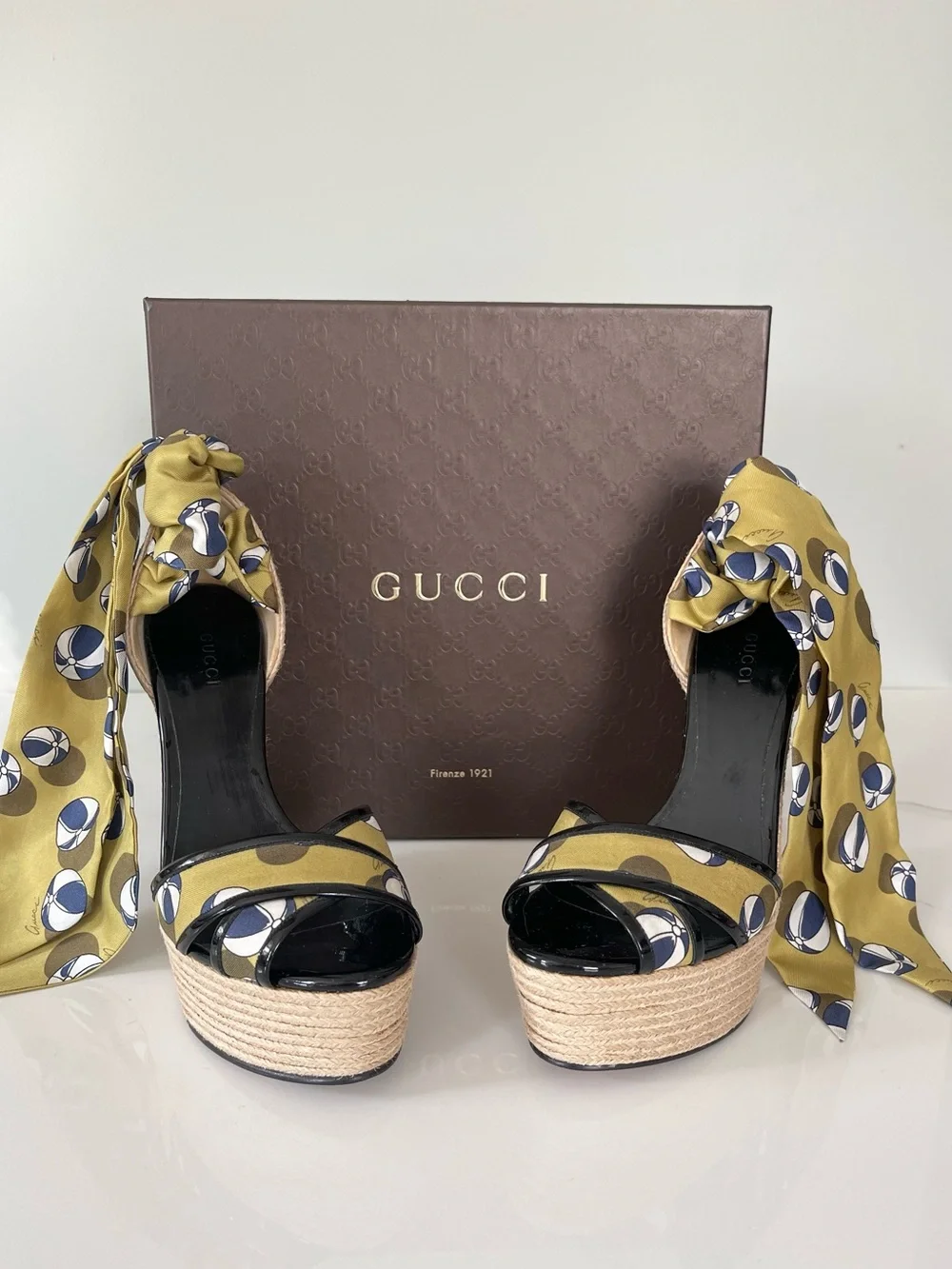 AUTHENTIC GUCCI RESORT COLLECTION WEDGES
